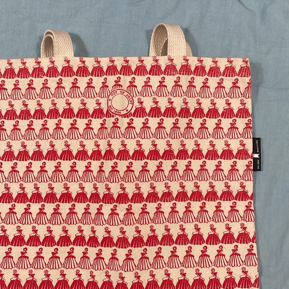 Out Of Print Little Woman tote bag - Picture 5 of 5
